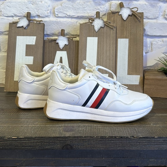 Tommy Hilfiger Women’s jogger sneakers - Picture 3 of 6